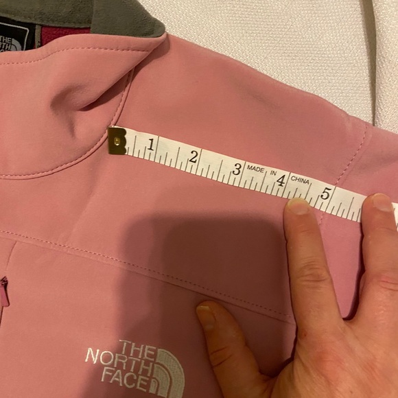 The North Face Soft Shell Pink Jacket - Picture 7 of 8